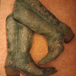 Distressed cowgirl boots